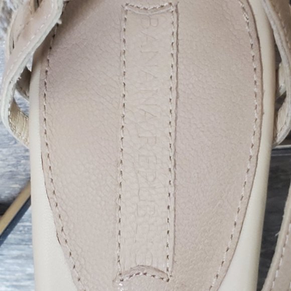 Banana Republic Beige Basket Weave Heeled Sandles size 8m - Like New - Picture 7 of 12